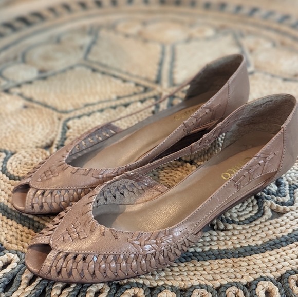 Vintage Mini Wedge Heel Sandals - Picture 11 of 11